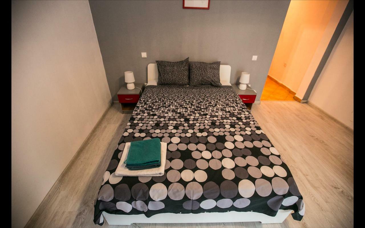 Cismigiu Garden Studio Apartment Bucharest Exterior photo