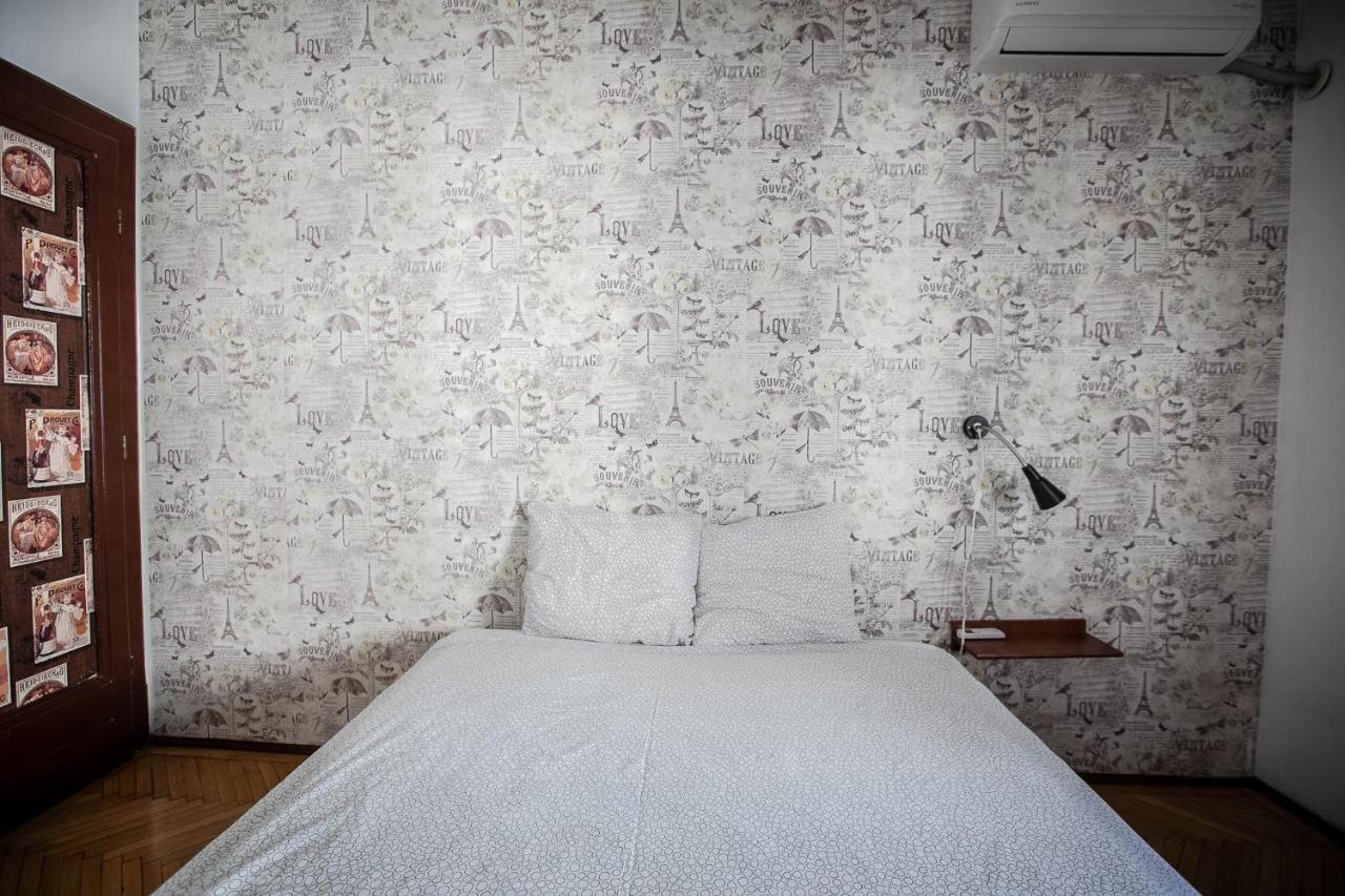 Cismigiu Garden Studio Apartment Bucharest Exterior photo